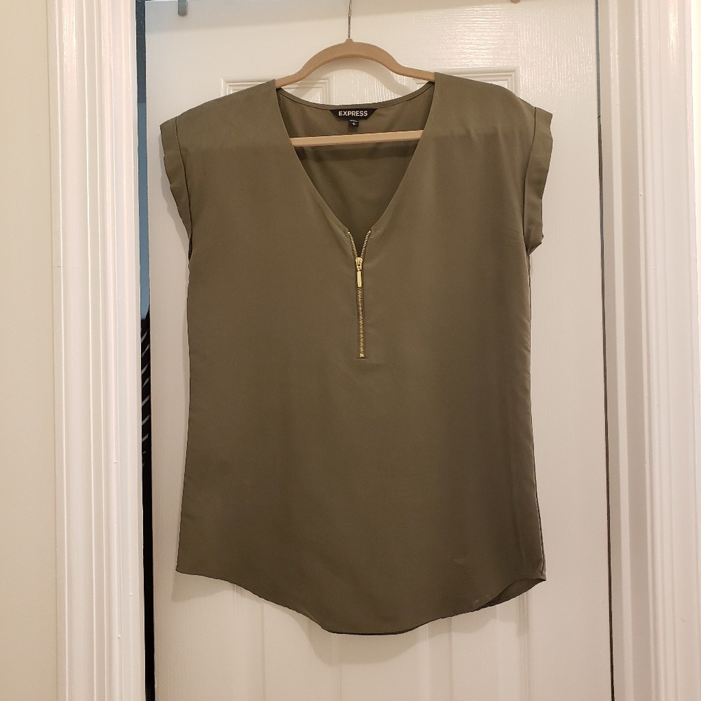EXPRESS Zip Front Top